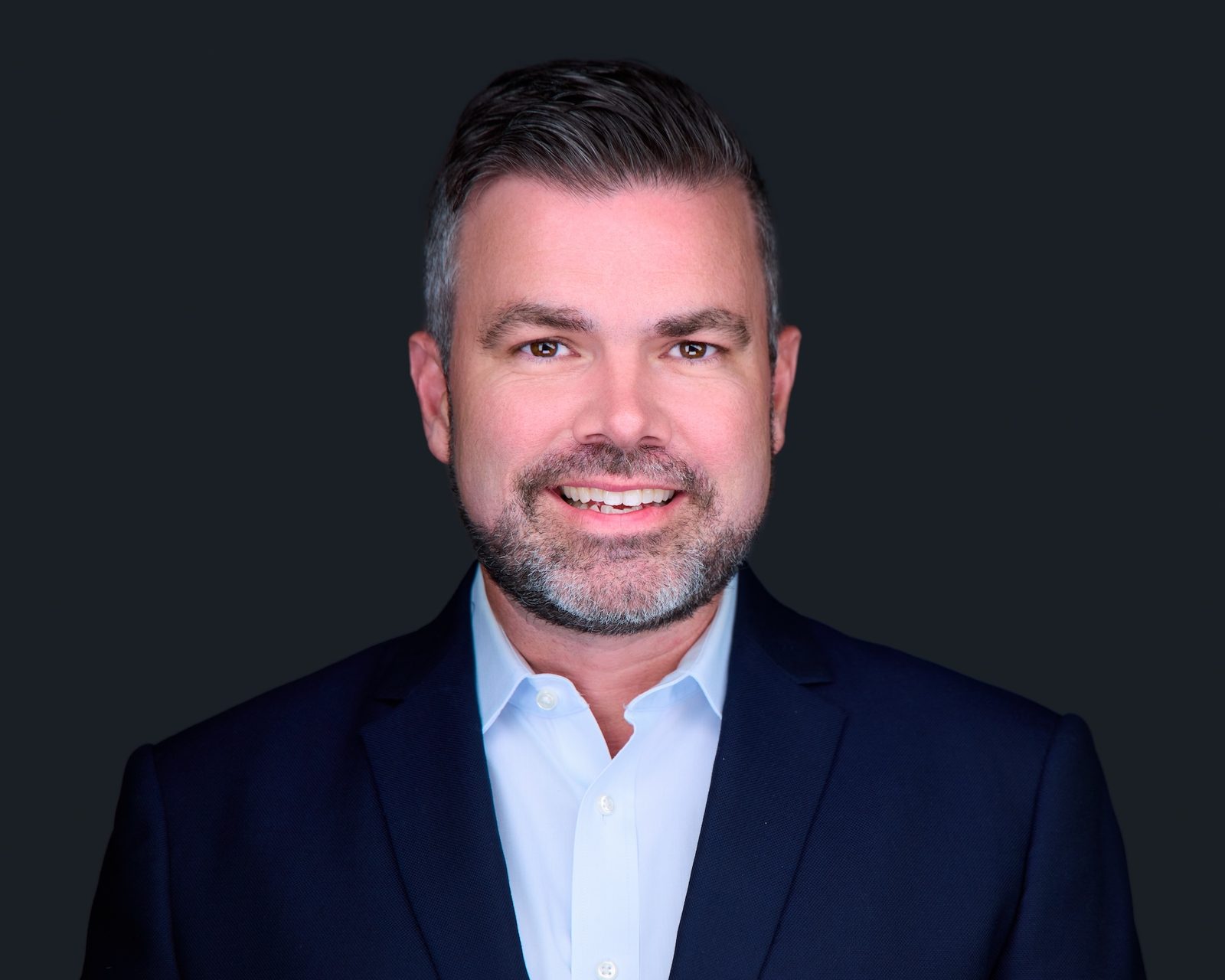 Real estate agent portrait photographer