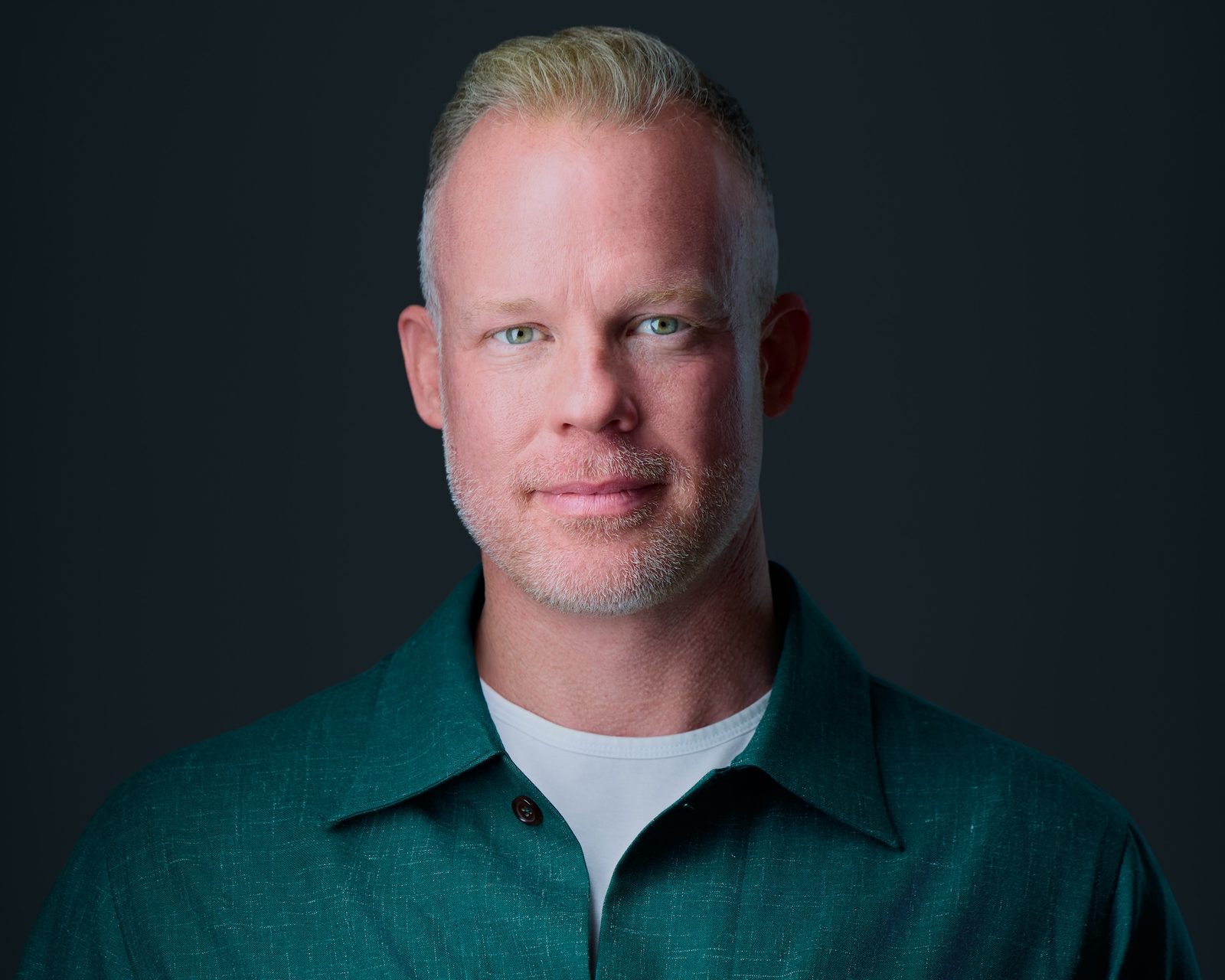 Broker headshot with polished finish